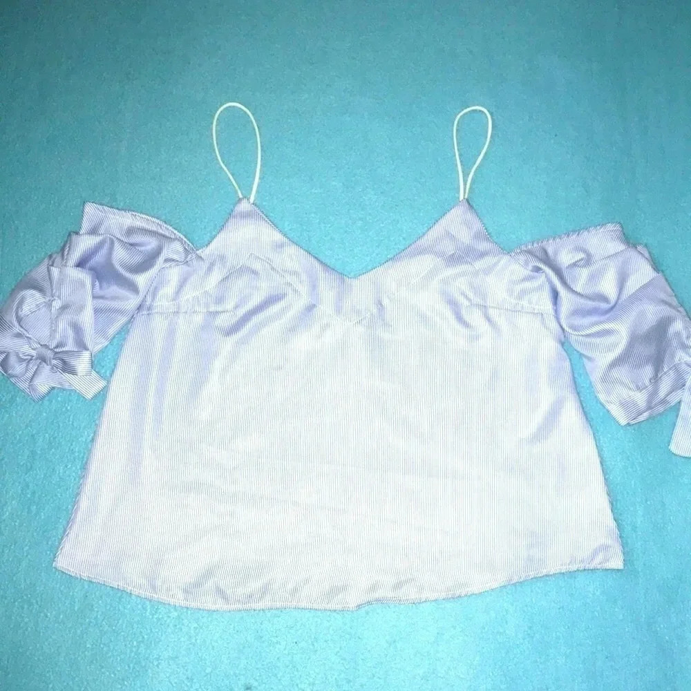 𝅺NEW Cold shoulder pinstripe pleated bow tie short sleeves size M